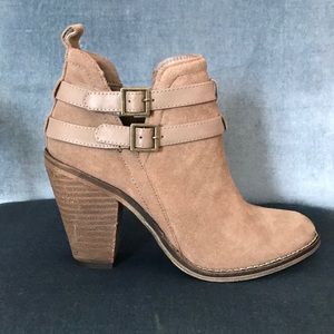 NWOT Tan Suede Nine West Ankle Boots (booties)